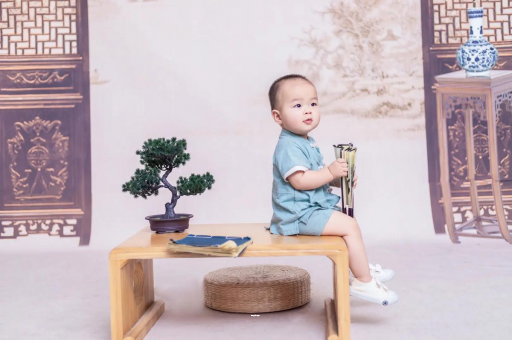 单县宝宝多久开始攒肚